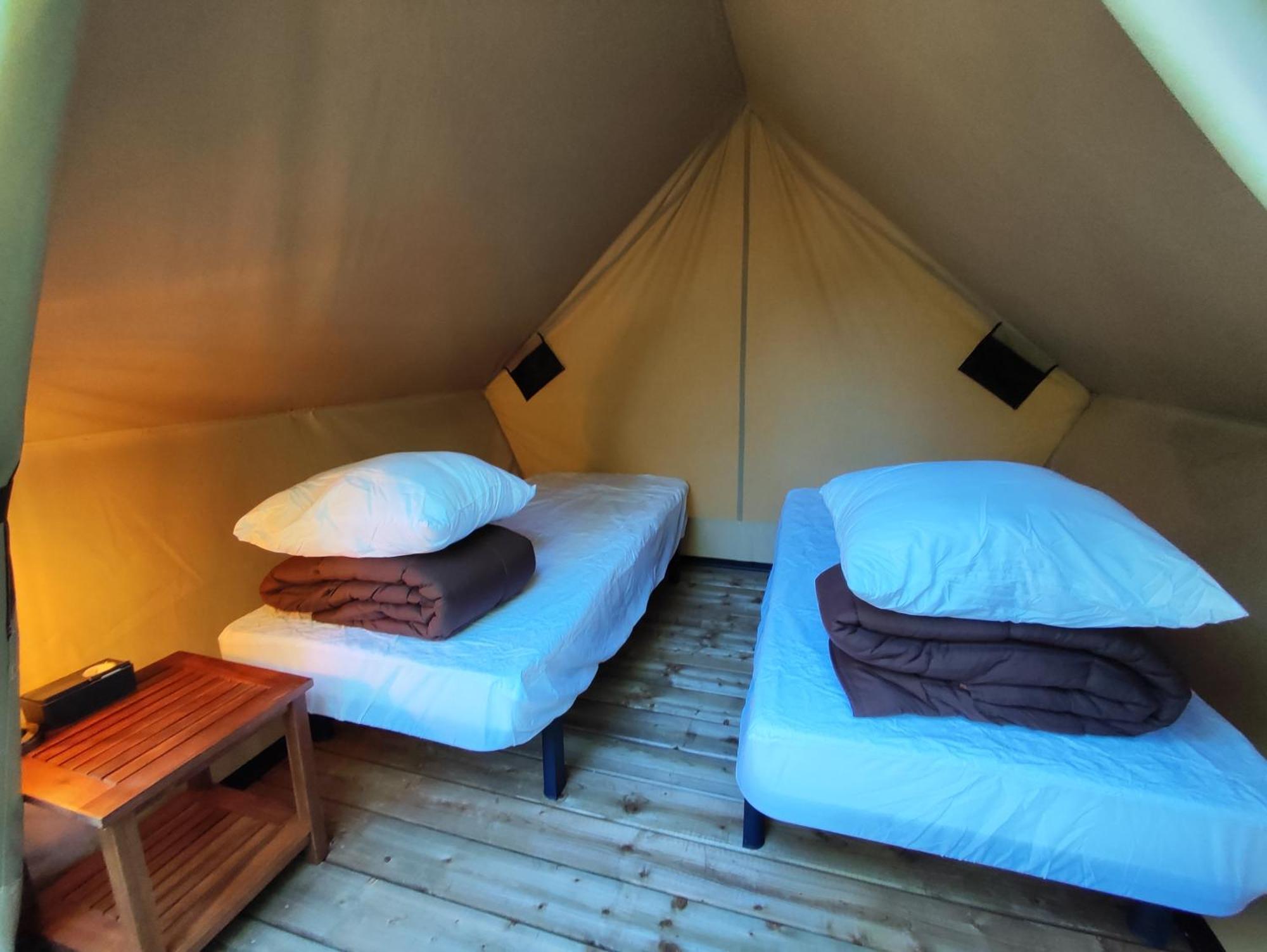 Camping Porte Des Alpilles By M.A Destination Glamping Saint-Étienne-du-Grès Екстериор снимка