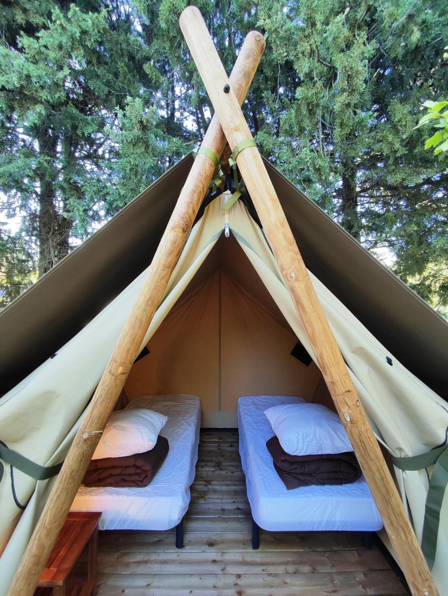 Camping Porte Des Alpilles By M.A Destination Glamping Saint-Étienne-du-Grès Екстериор снимка