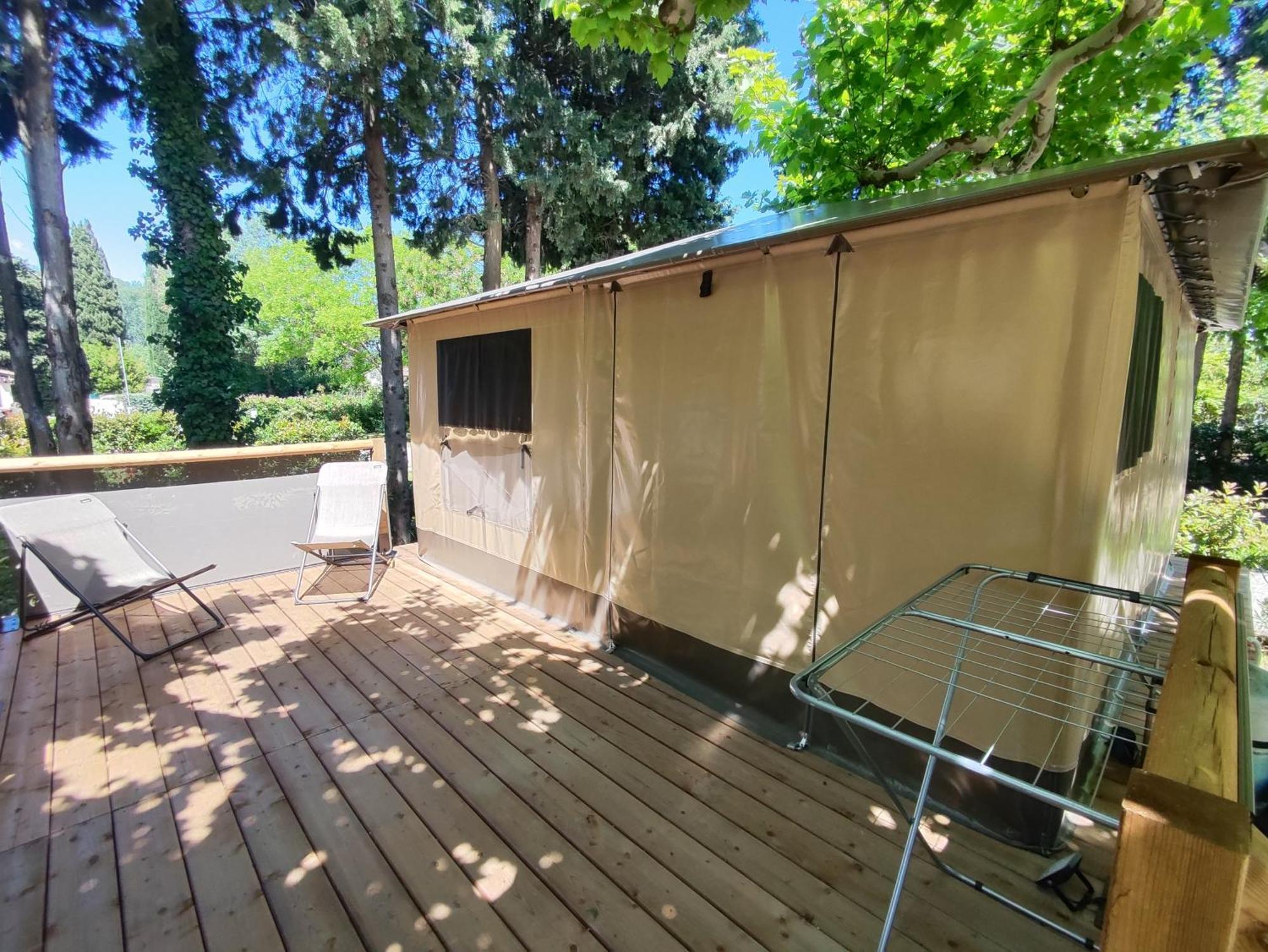 Camping Porte Des Alpilles By M.A Destination Glamping Saint-Étienne-du-Grès Екстериор снимка