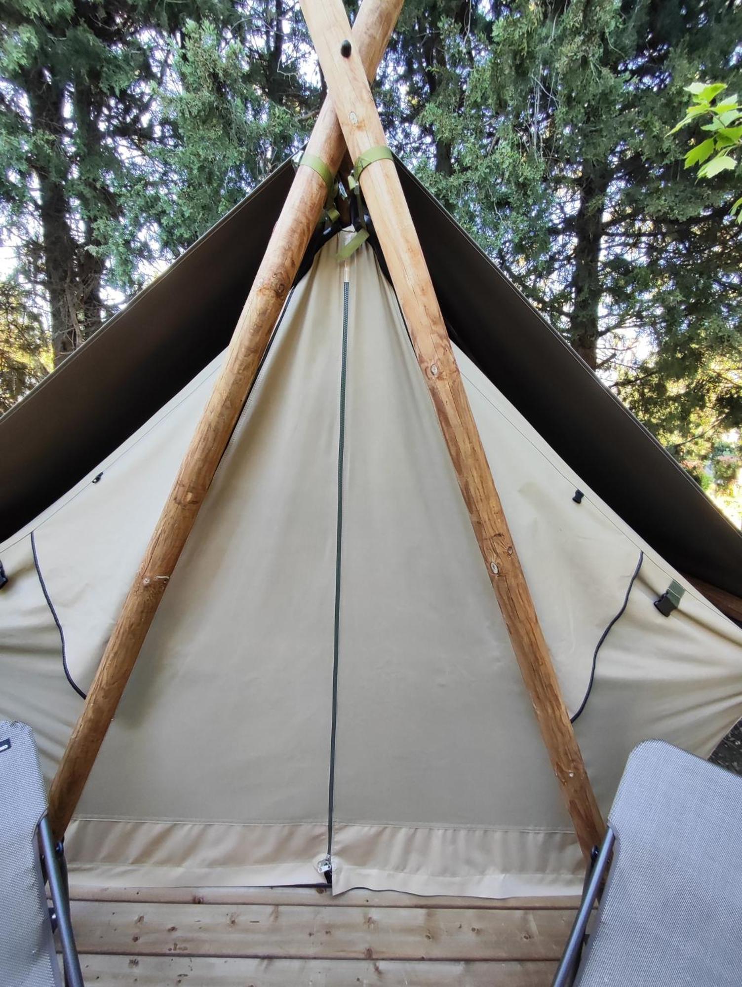 Camping Porte Des Alpilles By M.A Destination Glamping Saint-Étienne-du-Grès Екстериор снимка