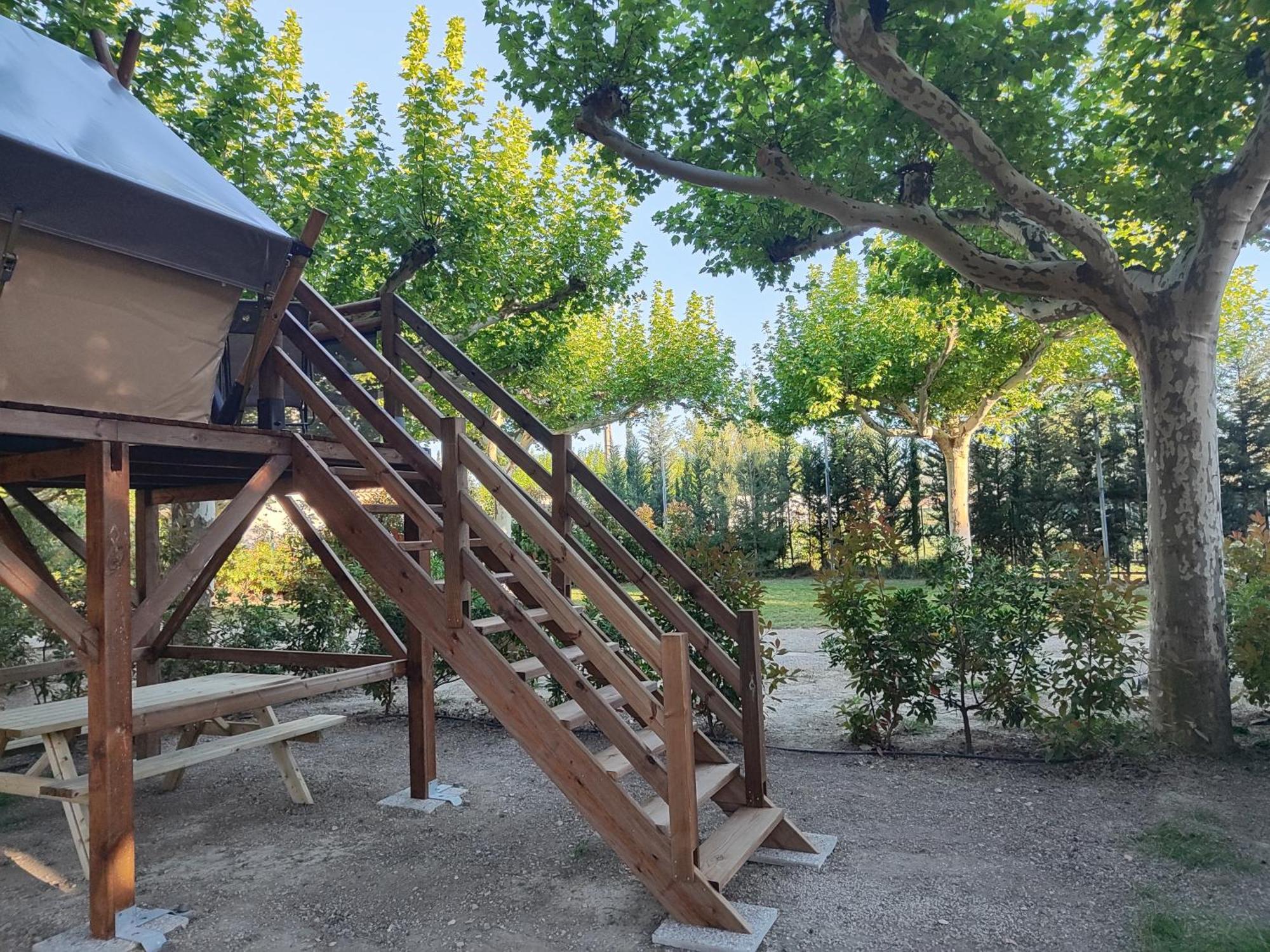 Camping Porte Des Alpilles By M.A Destination Glamping Saint-Étienne-du-Grès Екстериор снимка
