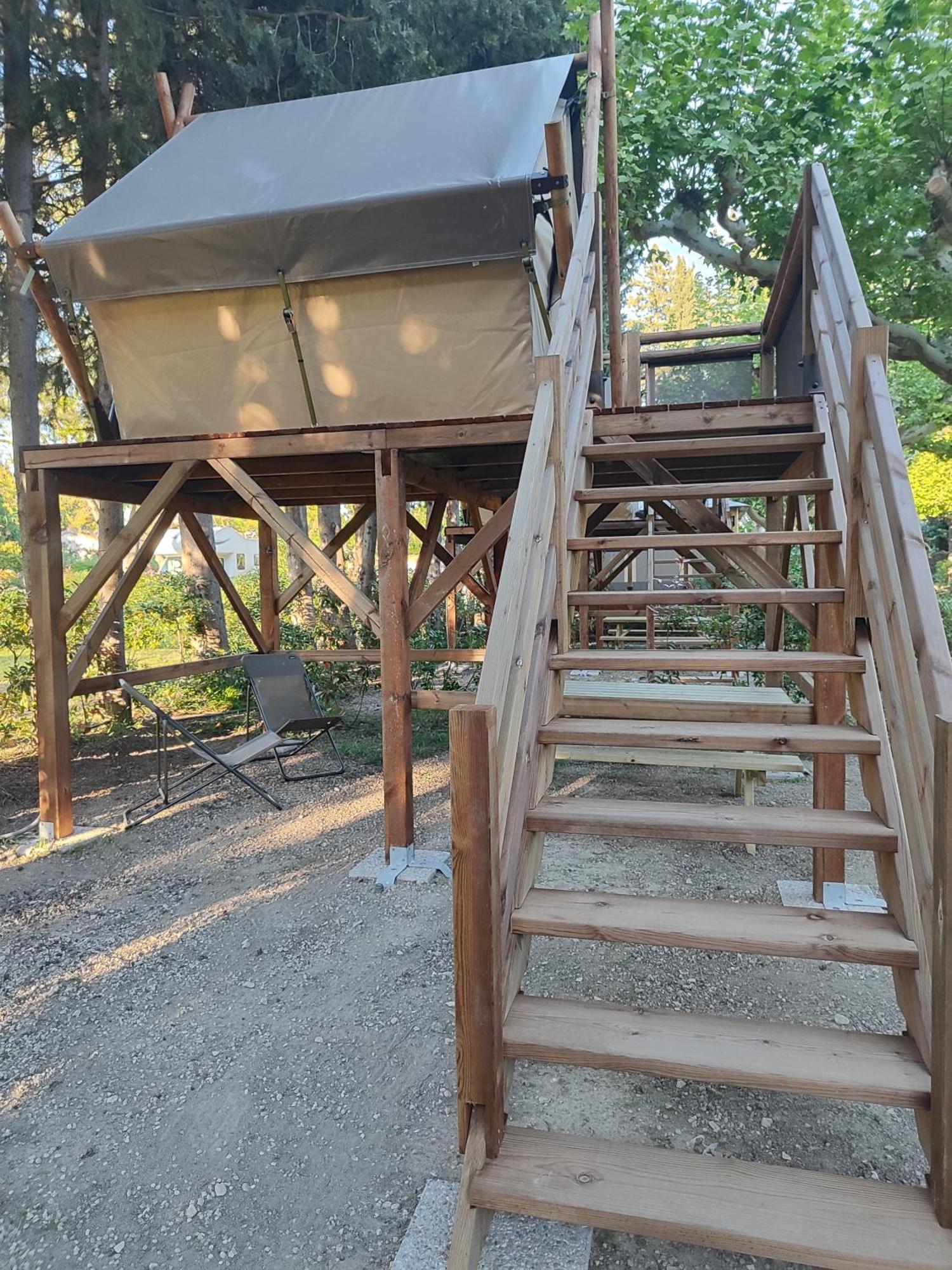 Camping Porte Des Alpilles By M.A Destination Glamping Saint-Étienne-du-Grès Екстериор снимка